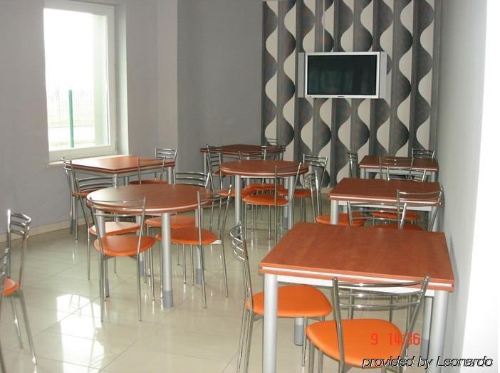 Hotel I Restauracja W Luboniu Luboń Restaurante foto
